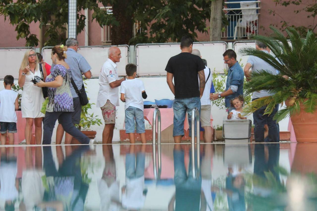 Hotel Ginevra Ριτσόνε Εξωτερικό φωτογραφία