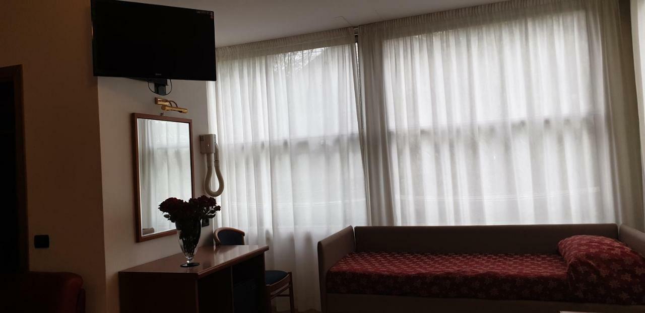 Hotel Ginevra Ριτσόνε Εξωτερικό φωτογραφία