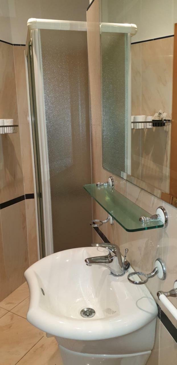 Hotel Ginevra Ριτσόνε Εξωτερικό φωτογραφία